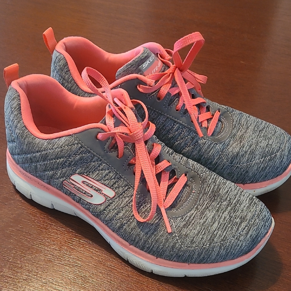Skechers Gray and Pink Sneakers for Everyday Comfort